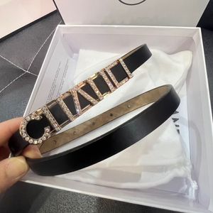 Ceinture de concepteur LETTRE Classique CEINTROL CEINTURE CEINTURE PERL 2023 NOUVEAU 1,5 Largeur Diamond Belt Women Fashion Casual Jeans Robe Tableau Belt Gift