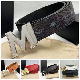 Designer Belt Men ceintures pour femmes Designer Business Casual Bell Brown Brown Black Mens Womens Metal Backle Cuir Metallic Mens Belt Desinger