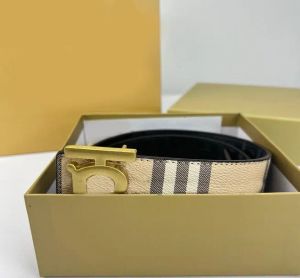 Cinturón de diseñador Cinturones para hombres para mujeres Accesorios de moda de doble cara a rayas de lujo Letra Oro Plata Hebilla Pretina Correa de negocios informal de alta calidad