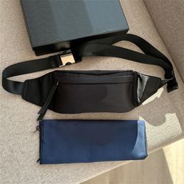 Bolsas de cinturones de diseñador Bag Bum Bag Black Black Bag de 25 cm Bolsa de cofre de moda Pequeña Fannypack Crossbody Classics carteras