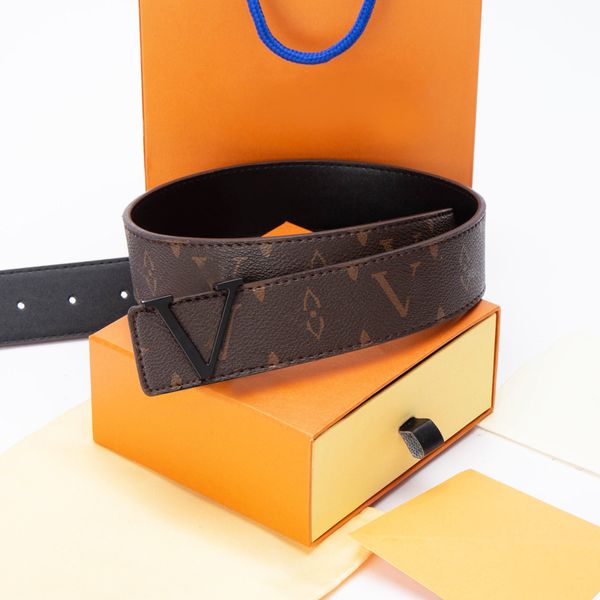 Ceintures de créateurs pour femmes concepteurs ceinture de luxe Cintura décontractée en cuir authentique Golden alliage boucle lisse et boucle à boucle pour homme designeres avec boîte