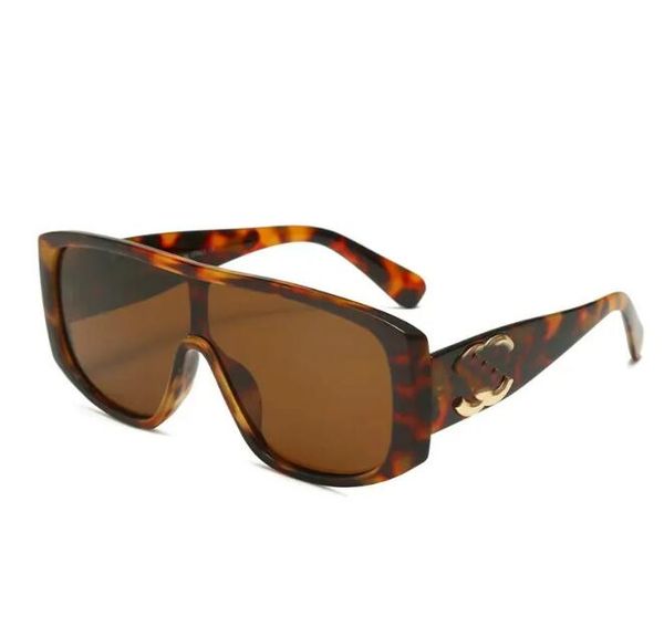 Designer Meilleures lunettes de soleil Chaîne de luxe Sunglass Cadres carrés Lunettes Hommes Femmes Goggle Conduite extérieure Shades Lunettes Beach Lunettes de soleil Chunky 3 couleurs