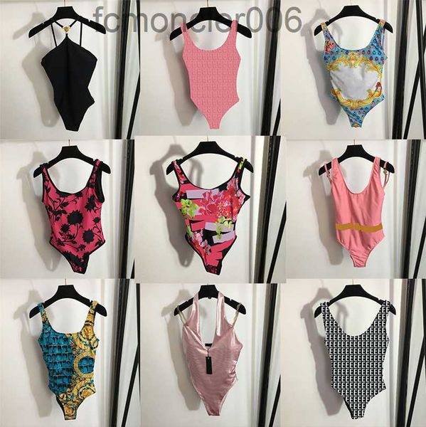 Diseñador Bikinis Carta impresa traje de baño de baño de baño Summer Semy Sexy Girls Vacaciones de trajes de baño Piscina Playa de surf Vhbn