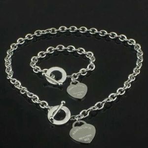 Designer Verjaardag Kerstcadeau 925 Zilveren Liefde Ketting Armband Set Bruiloft Verklaring Sieraden Hart Hanger Kettingen Bangle Sets 2 in 1 Damessieraden