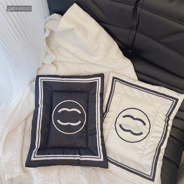 Diseñador en blanco y negro Mat de sueño para dormir Invernal Invernal Costura para dormir