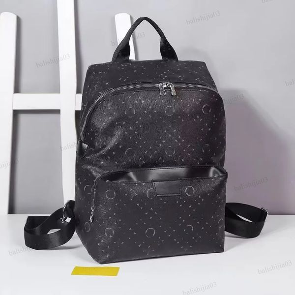 Diseñador de cuero negro Hombres Bolsas de viaje Descubrimiento Mochilas Moda Cubierta clásica Corbata Cuerda Mochila Gran capacidad Montañismo Deporte Bolsa con cerrojo