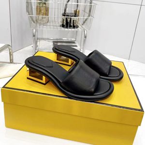 Designer zwart lederen dia's pantoffels brede band sandalen sculpturale hak muilezel flip flops mode cut-out hakken slider zomer rubberen zool