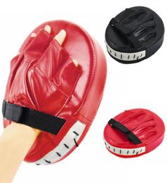 Guantes de boxeo rojo de diseñador-negro Pads para Muay Thai Kick Boxing MMA PU boxer objetivo PAD9772706