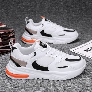 Designer zwarte schoen loopschoenen Hot selling herenmode en veelzijdige kleine witte schoenen met dikke rubberen zolen Met populaire sporttrainers heren A2962