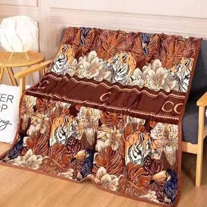 Couverture de créateur motif de tigre de buisson de fleurs marron couverture de sieste de bureau couverture d'hiver couverture de flanelle chaude épaissie 150 * 200 cm avec boîte-cadeau