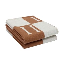 Carta de diseño de diseñador Cajeza de cachemira Bufla de lana suave Portable Portable espesor de espesor Cama de sofá a cuadros Manta de punto 800g/1400g/1500g