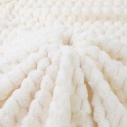 Couverture de styliste en tissu de flanelle douce, isolation thermique Portable, épaisse à carreaux, pour canapé-lit, couverture tricotée en polaire