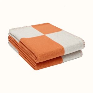 Designer deken zachte wollen sjaal sjaal draagbare warmte verdikking geruite bank bed fleece gebreide deken 135-170 cm 2021 letter kasjmier