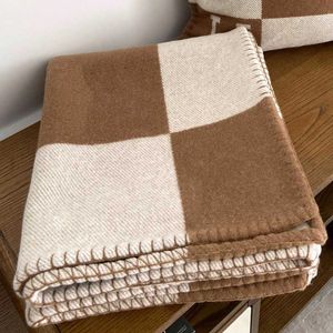 Designer Blankets letter Cashmere Soft Wool Scarf Shawl Portable Warm Sofa Bed Fleece Knitted Throw Blanket Spring Autumn Woman