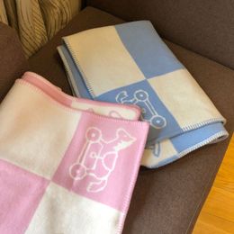 Mantas de diseño Nuevo bebé Adecuado para 3-6 años 130/100 cm Letra de lujo H Caballo Cachemira Suave Patrón de pony Manta de lana Mantas de punto decorativas