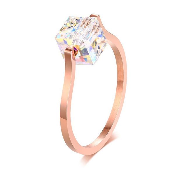 Designer Bling CZ Diamond Band Rings pour les femmes Rose Gold Color Engagement Anel Feminino Gifts for Her Cute Sugar Cube Shape Ring