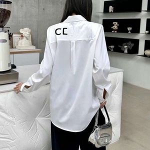 Diseñadora Bloquea Camisa de mujeres Letra de moda Bordado Gráfico Camisa de mangas largas Casco Casual Lapa de botón Topón