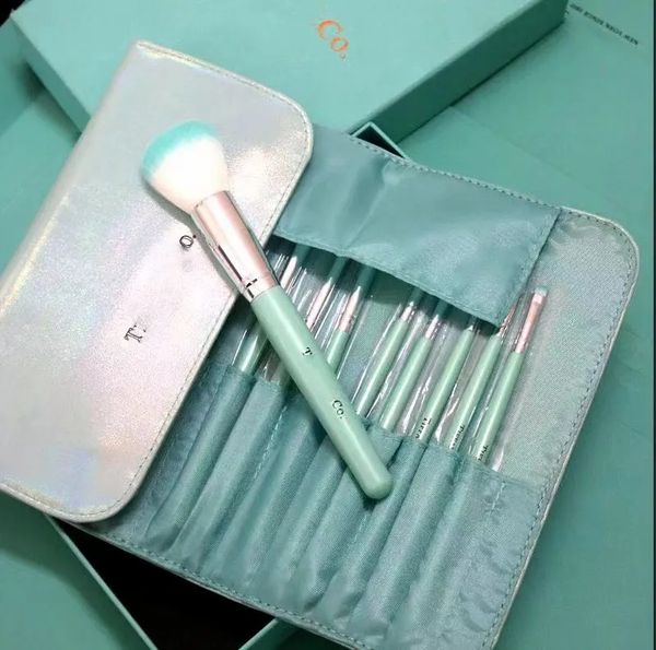 Diseñador Blue Makeup Brush Letter Logotipo de maquillaje Herramienta de maquillaje 12 Pcs con bolsa de almacenamiento Box de regalo Chica Valentín Regalo de cumpleaños