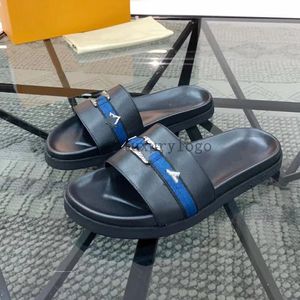 Designer Bom Dia Sandal Slipper Geatic Cuir Casual Shoe Summer Beach Gladiator Mules Hasp 2024 Nouveaux hommes Slideurs de luxe à glissière plate de qualité supérieure Sandale 5.14 02