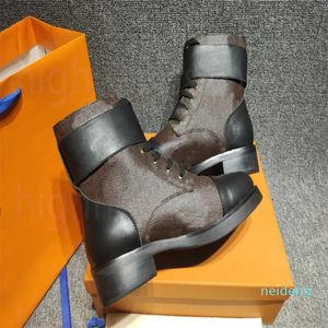 Designer-laars Dames cowboylaars Enkel winterlaars Leren sneaker grote rode metalen rubberen knop Dames hoge veterlaarzen Casual schoenen