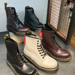Designer Boots Drs Dames Mens Martenes Boot Ankle Mini Platform Doc Booties Yellow Low Top Leather Winter Snow Boot OG 1460 Smooth Oxford 11