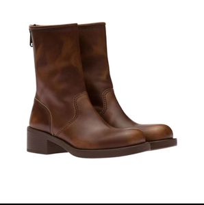 Bottes de créateurs Bottes de luxe Élégant classique en cuir verni mat Bottes en cuir de veau de marque Plate-forme Bottes plates Mode Semelle extérieure Chaussures Boots312