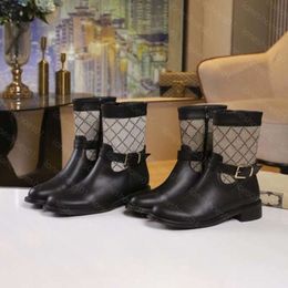 Botas de diseñador Botas de lujo para mujer Zapatos clásicos Tobillo Bota de cuero Nylon Exterior Fondo grueso Marrón Negro Moda de invierno Sexy