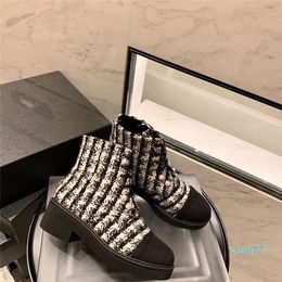Botas de diseñador Mary Jane, botines de tela con cremallera y tacón grueso, accesorios de perlas adornados a la moda