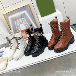 Botas de diseñador Boot Matelasse Lace-Up Booties de tobillo Boot Women Coilted Leather Classic Suled Huceta Hebilla Chunky Heel Zapatos