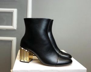 Designer Boots Paris Luxury Brand Boot Echte lederen Martin Ankle Booties Woman Short Boot Sneakers Trainers Slipper Sandalen door 5239402