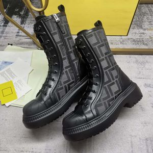 Boots de créateurs Paris Luxury Boot Boot Geothesine Leather Cogotes de cheville Femme Femme Boot courte baskets Trainers Sandales Sandales par Brand S432 003