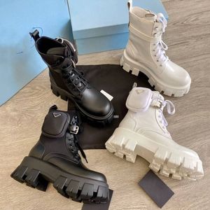 Designer Boots Platform Femme Boots Boots dames Monolith Boots Fashion Girls Girls Cuir Nylon Strap Matériau Détachable Small Wallet Lady Fashion Boots