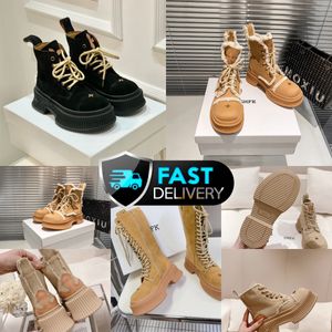 Boots de designer Femmes à la mode populaires Bouettes courtes Boot de la cheville Sougeur de luxe Femmes Épais talon Taille 35-40 DÉSERT SMFK GAI