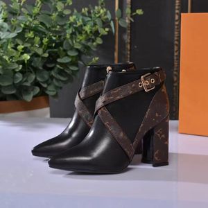 Bottes de créateur silhouette talons de botte de cheville chaussures d'hiver femme de broderie de broderie talon 9,5 cm chaussettes en tissu bottes imprime