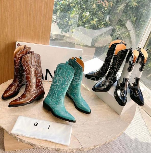 Bottes de créateurs Bottes de cowboy occidentales Bottines brodées de luxe Talon épais Genou-haut Femmes Boot Mode Cuir Mid Cowboy Chaussure