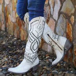 Designer Stiefel Western Cowboy für Frauen Winter Blockabsatz Mode Niet Spitze Zehen Kniehohe Damenschuhe Plus Größe 43 220815