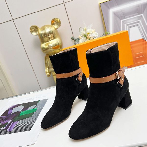 botas de diseñador Bota parisina para mujer Marrón coñac Botas con tachuelas y hebillas de cuero natural negro Tacón de 3 pulgadas Suela de cuero Botas gruesas de tacón alto