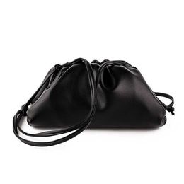 Designer BottegassVenetas Chaîne de pochette en cuir véritable 2019 Vente chaude Xiaojing Laojiang Handheld Cloud Couche supérieure de couleur unie en cuir souple plissé Dumpling Si