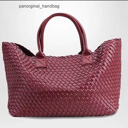 Designer Bottegs Arco Tote Venetas Sac Faye Wongs même sac tissé grande capacité fourre-tout à la main femmes plage shopping à la mode 5QKN ZKIE