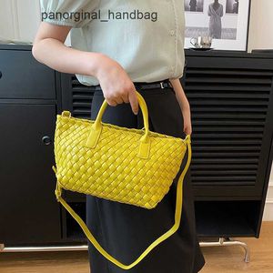 Designer Bottegs Arco Tote Venetas Bag Populaire Baobao Groentenmand 2024 Nieuwe geweven schouder gepersonaliseerde knoedelhandtas Kleine en eenvoudige crossbody C59Y C7JX