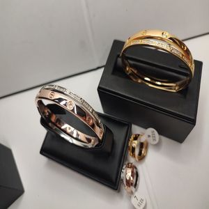 designer armband twee kleuren overlappen designer sieraden femme zilveren set diamant eenvoudige liefde horloges dames heren paar bracelet267b