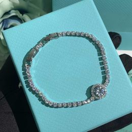Bracelet de créateur de style classique mode simple bracelet pour femmes chaîne adaptée aux rassemblements sociaux l'engagement des cadeaux est très bien sympa