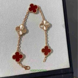 Bracelet de créateur Clover VAN Brand Fanjia Bracelet Agate Rouge Laser Cinq Fleurs Or Haute Version Luxe Léger et Sens du Design Unique Avec Boîte