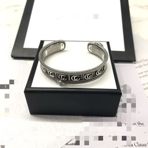 Designer Armband Manchet Bangle Mannen Vrouwen Gift Rvs Klassieke Brief Bangles Sieraden Vrouwen Hoge Kwaliteit Fijne producten Armbanden A12