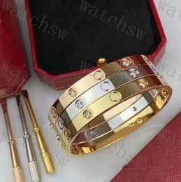 Pulsera de diseñador de la pareja de moda europea brazalete de altura para mujeres 316L Titanium Steel Bracelet 2023 New Brand Clásica Joyería