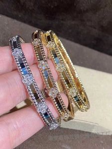 Designer armband mode luxe sieraden voor geliefden Hoog goud vierblad klaver witte Valentijnsdagster ingelegde armband met gewone Vanly