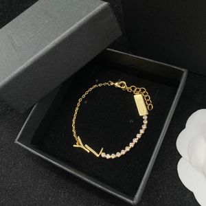 Pulsera de diseñador para mujer, pulsera con letras doradas, diseñador para mujer, cadena elegante de moda, abalorios para fiesta, regalo de joyería al por mayor