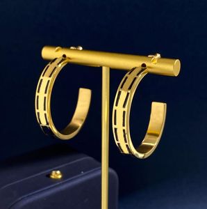 Designer armband voor dames Hoop Earring Heren gouden armband Mode Liefde F-armbanden Studs Luxe bruiloft sieraden Hoops met doos 2207571246