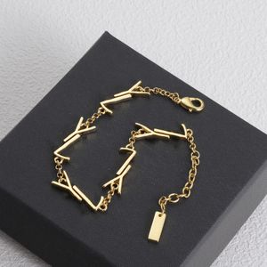 Pulsera de diseñador para mujer Diseñador de pulsera de lujo para mujer Moda de moda Elegante Cadena de cuentas Fiesta Joyería de diamantes Regalo Venta al por mayor de oro