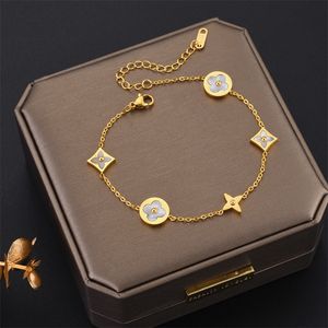 Bracelet de créateur Trèfle à quatre feuilles Bracelets porte-bonheur Élégant Mode Or Agate Shell Chaîne Mère Femmes Filles Couple